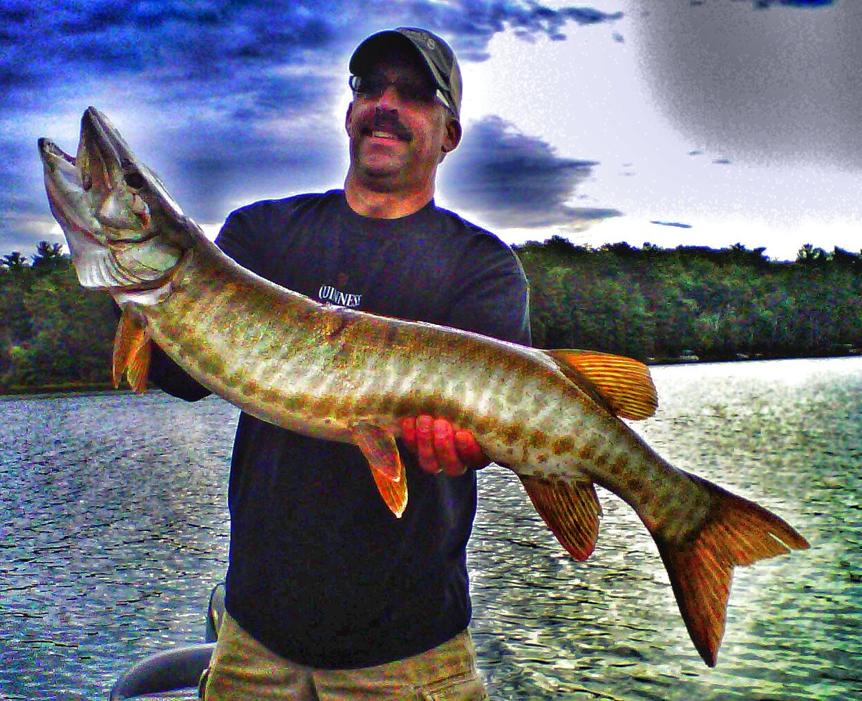 Hideaway Hollow Outfitters: Musky Fishing